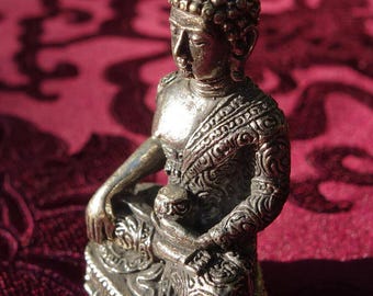 ALTE sehr feine kleine silberne Miniatur Buddha-Statue aus Tibet