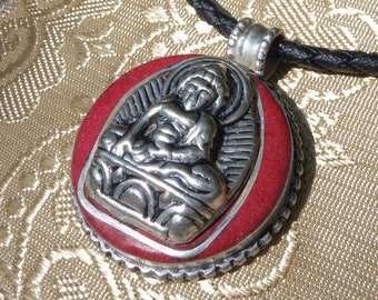 Beautiful Shakyamuni BUDDHA AMULET with Coral from Nepal