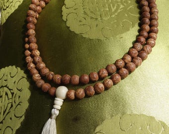 Beautiful MALA, prayer beads, made of Bodhi seeds from Nepal