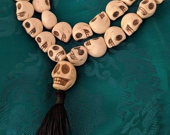 Skull Mala with 2.5 cm LARGE Yak Bone Skulls from Nepal 122 cm