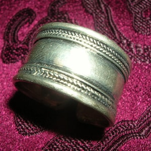 Zeer mooie brede heren RING uit Nepal Tibetaans zilver 13 mm