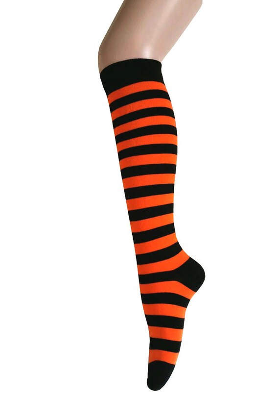 Donne e ragazze nere con strisce zebrate arancioni ginocchio alto - Main Image