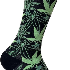 Triple M Plus - Calcetines casuales para hombre, diseño de hojas de marihuana, a media pantorrilla, en varios colores, talla única