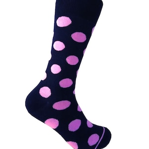 Men&#39;s Navy Blue with Pink Polka Dots Fashion Mid-calf Dress Socks