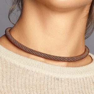 Collier couleur bronze pour femme. image 1