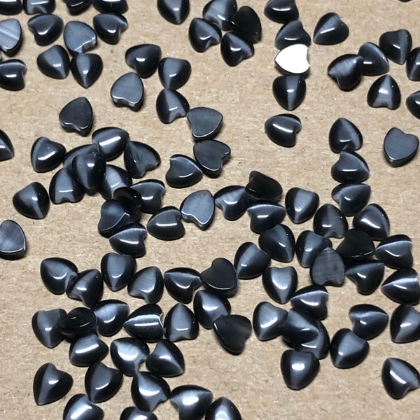 100 Heart Cat Eye Cabochons