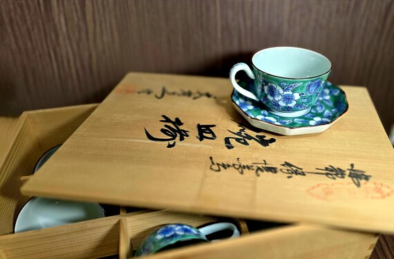 Mid‑Century Arita Porcelain Tea Set • Five Cups & Saucers • Original Kiribako Box