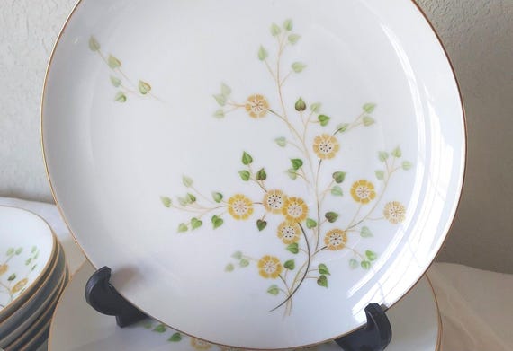 42-piece China Set, "Sun Valley" by Meito