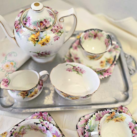 Royal Doulton "Orchid" Tea Set, 13 pcs., c. 1930s