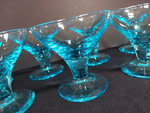 BRYCE, set of 8, "Mode" in Cerulean Blue Footed Glasses