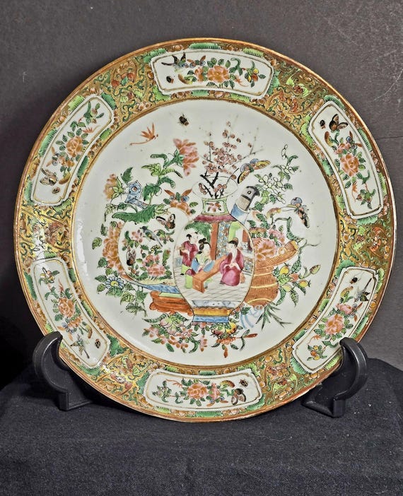 19th C. RARE Vase and Flowers motif 9.5" Famille Rose Dinner Plate