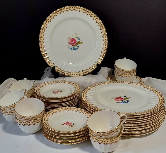ROYAL WORCESTER "Kent" Bone China Set, 41 pcs, 8+ places