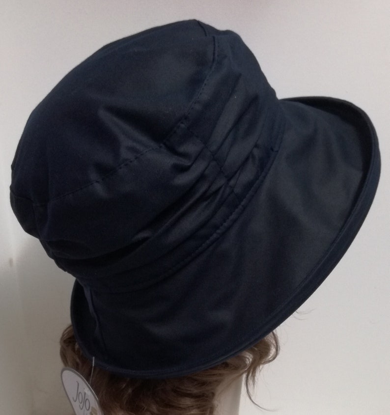 Black rain hat for women Lizzie is a ruched waterproof ladies wax cotton hat. image 5