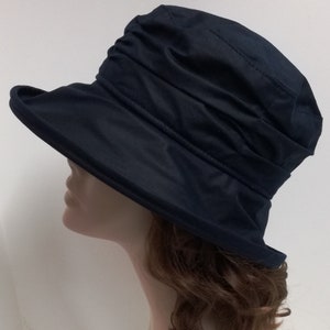 Black rain hat for women Lizzie is a ruched waterproof ladies wax cotton hat. image 2