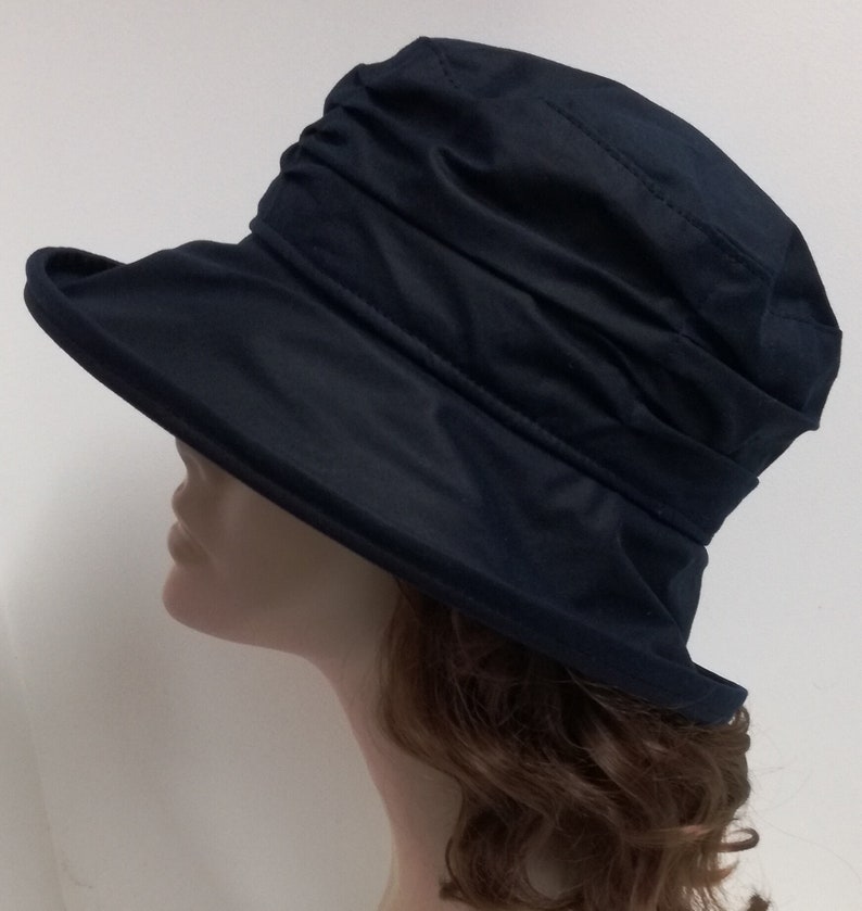 Black rain hat for women Lizzie is a ruched waterproof ladies wax cotton hat. image 2