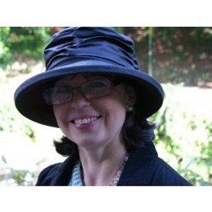 Beliebter Damen Regenhut in sechs Farben, Lizzie geraffter wasserdichter Damen Hut aus Wachs Baumwolle. Bild 9