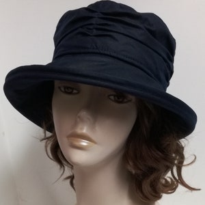 Black rain hat for women Lizzie is a ruched waterproof ladies wax cotton hat. image 3