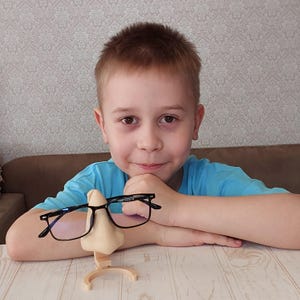 Nose-Shaped Glasses Stand | Unique Eyewear Holder | Funny Gift for Him or Her | Novelty Glasses Display | Desk Decor for Glasses