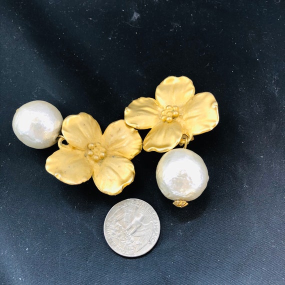 Huge 1980's Flower and Faux Pearl Clip On Dangle E