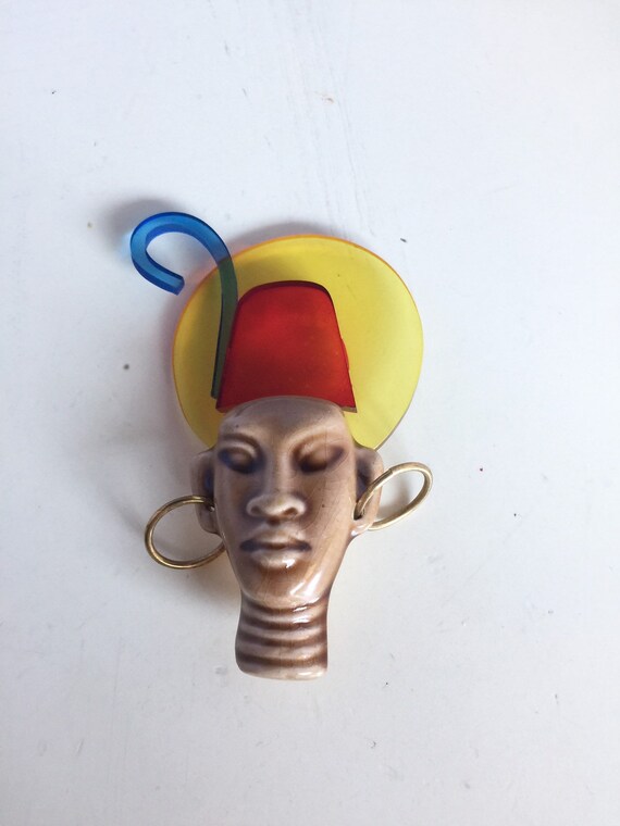 Elzac Victim of Fashion MCM Lucite Tribal Brooch