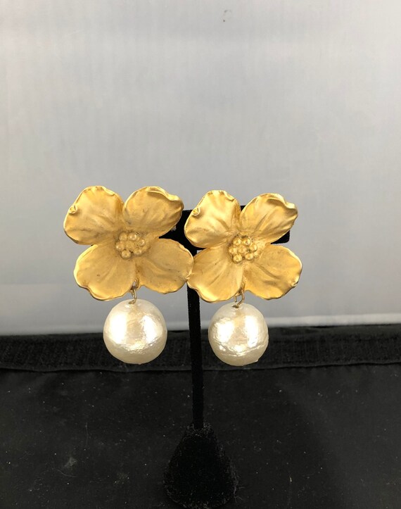 Huge 1980's Flower and Faux Pearl Clip On Dangle E