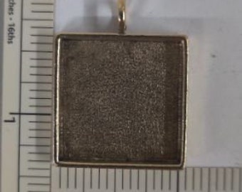 Nunn Large Pendant ( Round or Square)