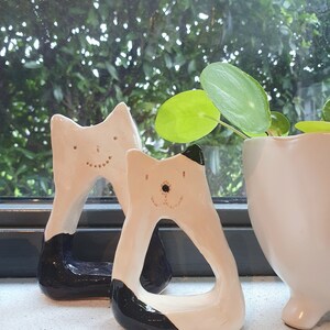 Handmade Ceramic Cat With Dry Flowers image 7