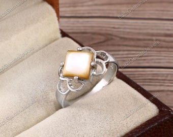 Bague Vintage En Coquillage Nacré Oblongue Bombée - Taille 57, Années 80, Style Océanie, Multicolore