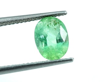 Zertifizierter 1.75 Karat Natürlicher Smaragd Zertifizierter Ovalschliff Facettierter Smaragd Loser Edelstein 6.5x8.5x5.2MM Cod50