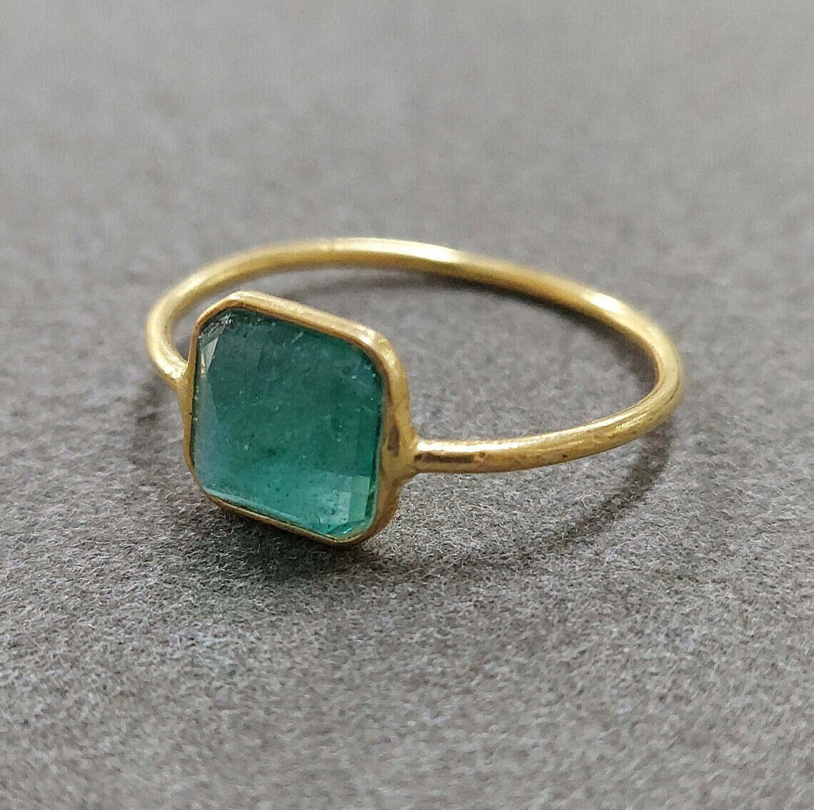Natural Square Emerald Ring Made in 18k Gold, Simple gold ring, Zambian Emerald, Precious Stone Ring, Gold Jewelry, Statement Ring, Faceted