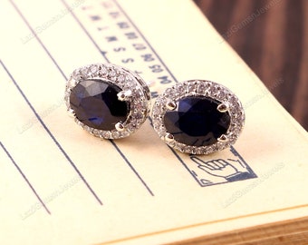 Pendientes de zafiro azul natural con halo de plata de ley 925. Delicados pendientes minimalistas para mujer.