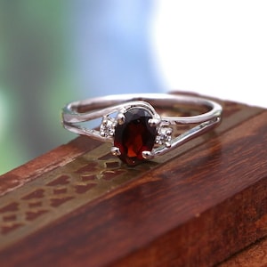 genuine natural garnet ring oval cut wedding ring solid sterling silver January birthstone 925 sterling silver boho jewelry