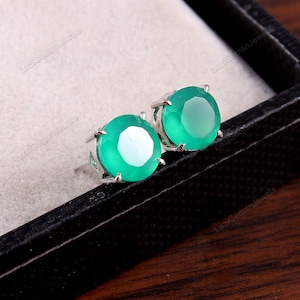 Boucles d&#39;oreilles en onyx naturel - Puces d&#39;oreilles minimalistes - Petites boucles d&#39;oreilles simples - Boucles d&#39;oreilles bijoux en argent sterling 925 - Pierres précieuses vertes - Petites boucles d&#39;oreilles bohèmes