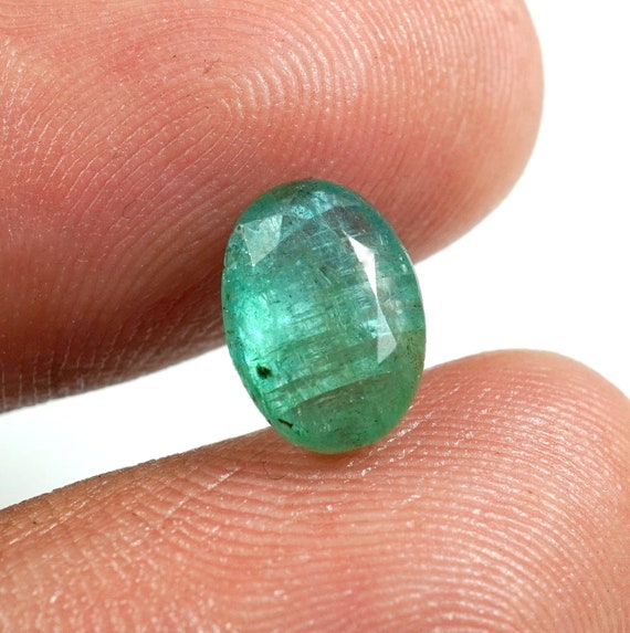 天然エメラルド認定 2.45 カラット オーバル ファセットカット