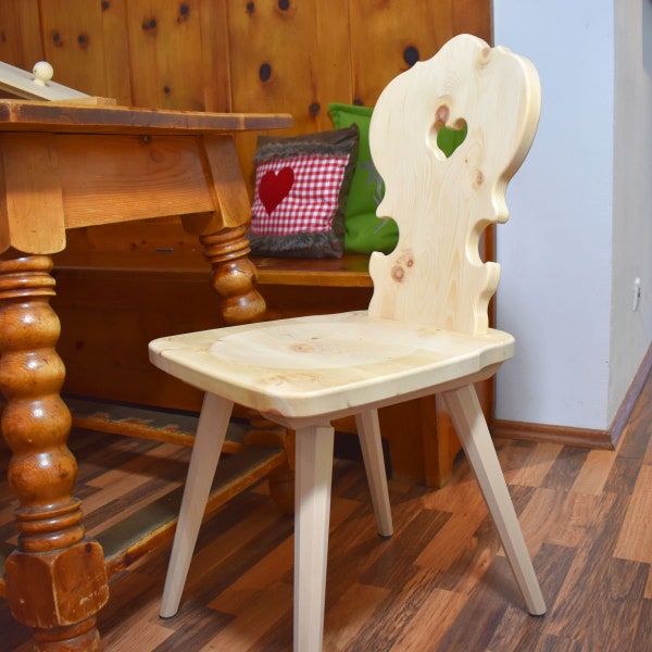Boerenstoel van hoogwaardig grenenhout Traditionele houten stoel - landhuisstoel Zithoogte 45 cm, zitdiepte 38 cm | Handgemaakt uit Zuid-Tirol