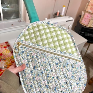 Handmade Floral Quilted Pickleball Paddle Cover – Zipper Pocket & Adjustable Strap