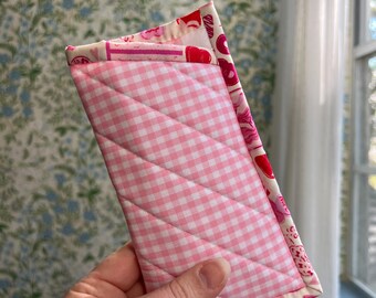 Handmade Quilted Glasses Case – Pink Floral Cotton Eyeglass Pouch