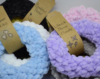 Confezione da 2 elastici in pile Teddy lavorati all'uncinetto