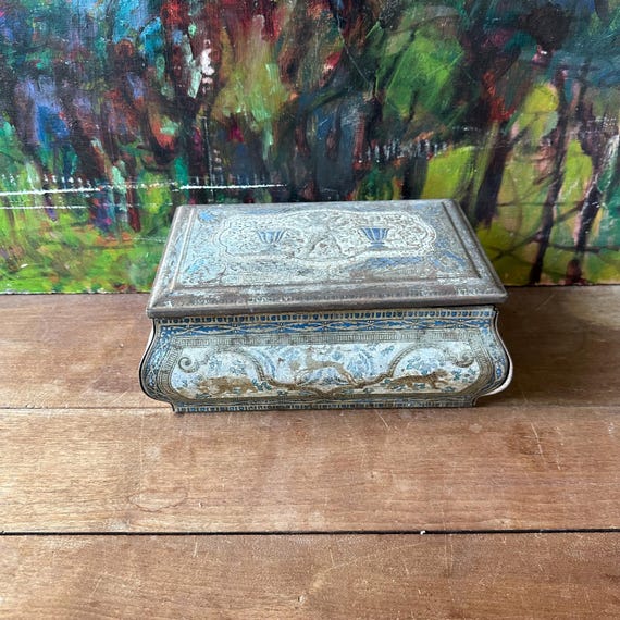 Roman Mosaic Cherubs & Animals Tin Vintage Made in England