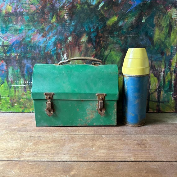 Green Star Lunch Pail with Blue Universal Thermos Vintage Set