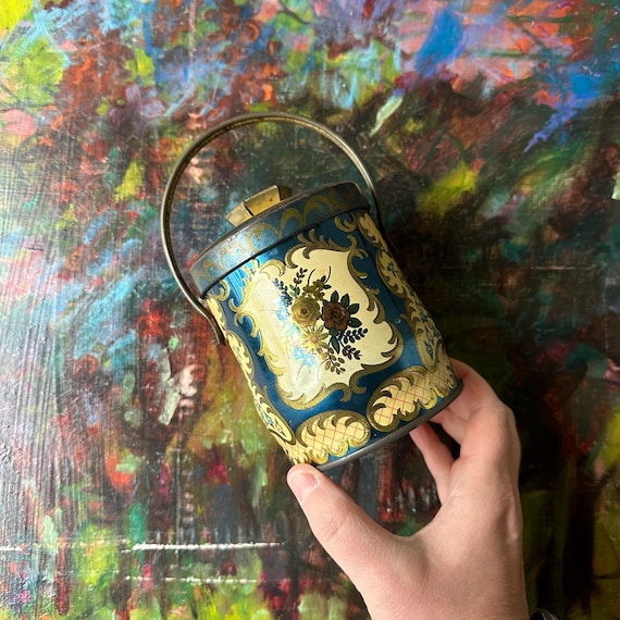 Floral Pattern Murray-Allen Candy Tin