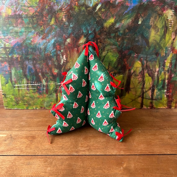 1995 Stuffed Fabric Christmas Tree with Bows
