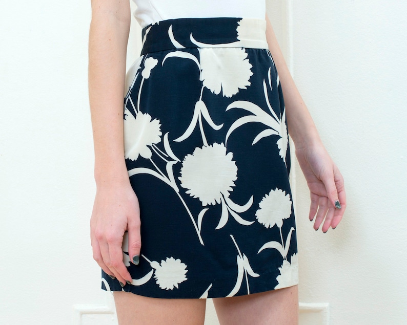 90s small 25 waist navy blue flower print mini pencil skirt vintage moschino blue floral mini skirt high waist peony print skirt