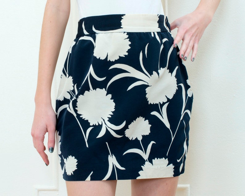 90s small 25 waist navy blue flower print mini pencil skirt vintage moschino blue floral mini skirt high waist peony print skirt