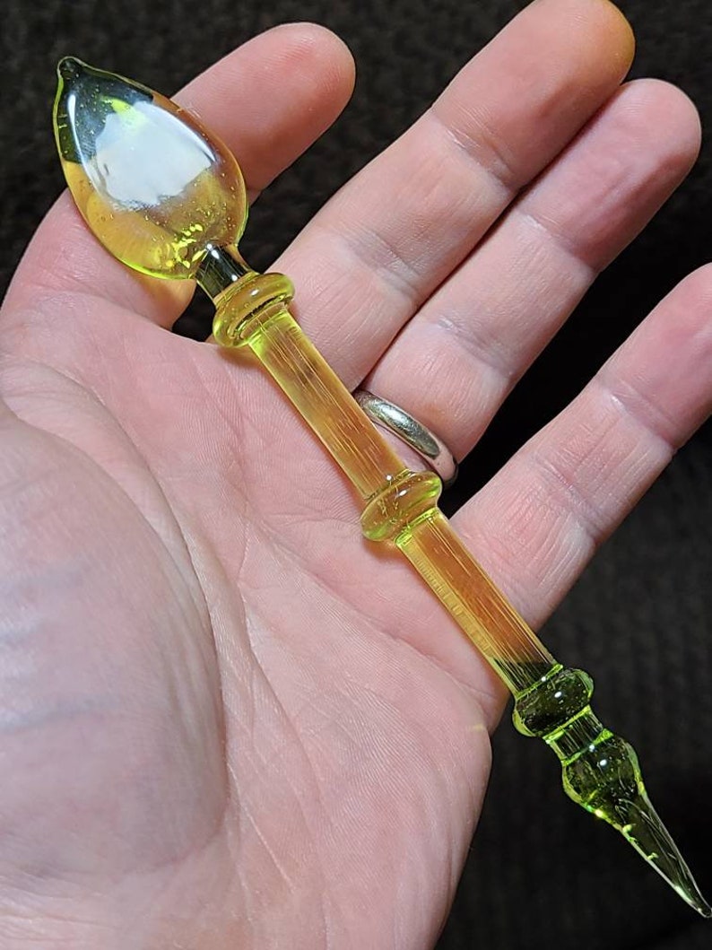 Green slurm color dab tool dabber