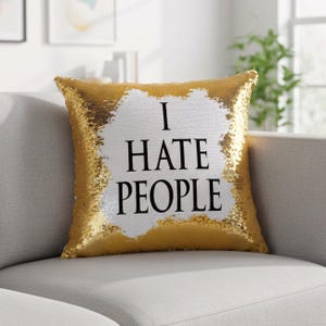 カスタム「I HATE MOST PEOPLE」スパンコール枕カバー、パーソナライズされたテキストクッションカバー、記念日のホリデーギフト