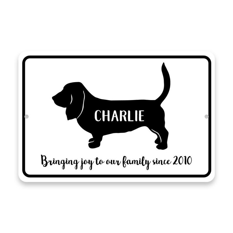 Metal wall sign Aluminum Sign Metal wall art Custom sign Personalized Basset Hound Bringing Joy to Our Lives Metal Room Sign