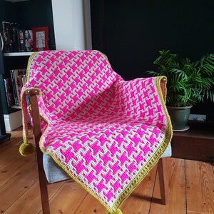 Crochet PATTERN Snaggletooth Throw, Blanket, Afghan. Original design by RedSparrowCrochet. Downloadable PDF file in English or Dutch