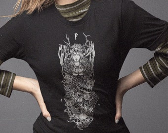 Camiseta Freya / Camiseta de la diosa pagana nórdica con un diseño artístico dibujado a mano.