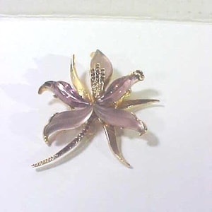 Vintage 1950s/60s Gold Tone/Purple Stone Brooches in Excellent Unused Condition w/Box. No Markings. This From a Collection.
